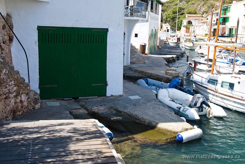 MSG_20090905133955__ND23817 Kopie.jpg - "Schiffsgaragen" in Cala Figuera